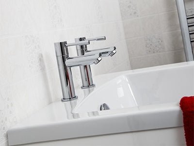 Bath Pillar Taps - TAP 'N' SHOWER