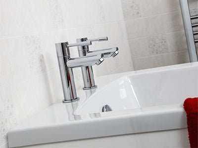 Bath Pillar Taps - TAP 'N' SHOWER