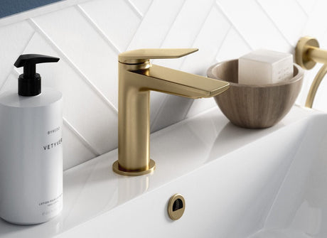 Britton Greenwich Range - TAP 'N' SHOWER